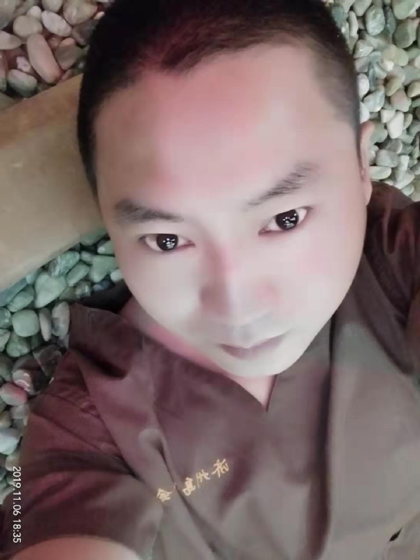 红枫叶的第一张照片--抚顺王婆说媒